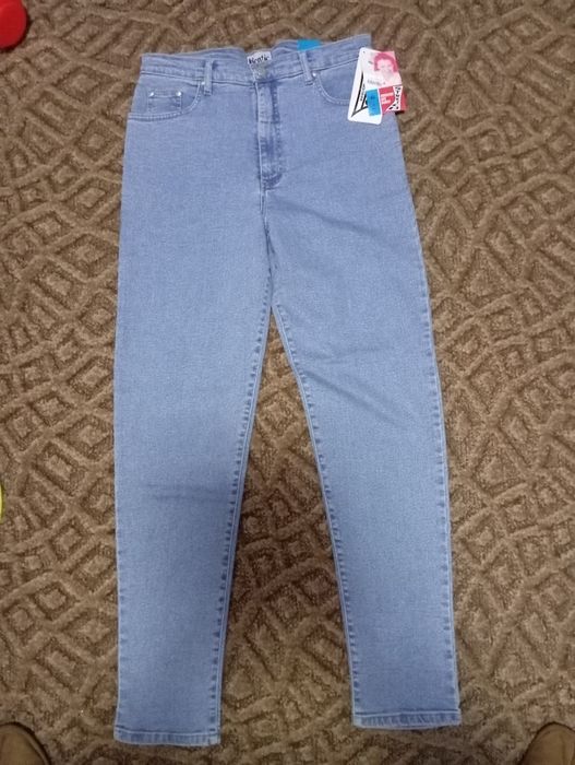 Продам нові жіночі джинси