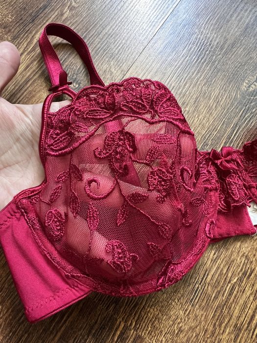 Бюстгалтер в кружева