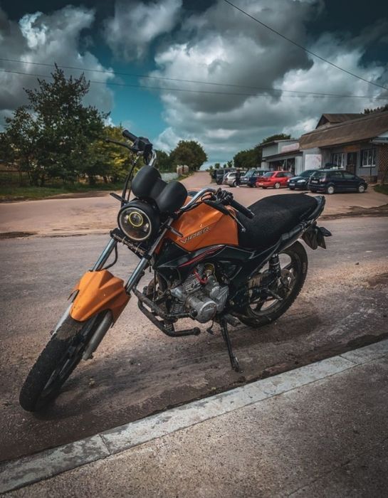 Продам,мотоцикл ZS200N.