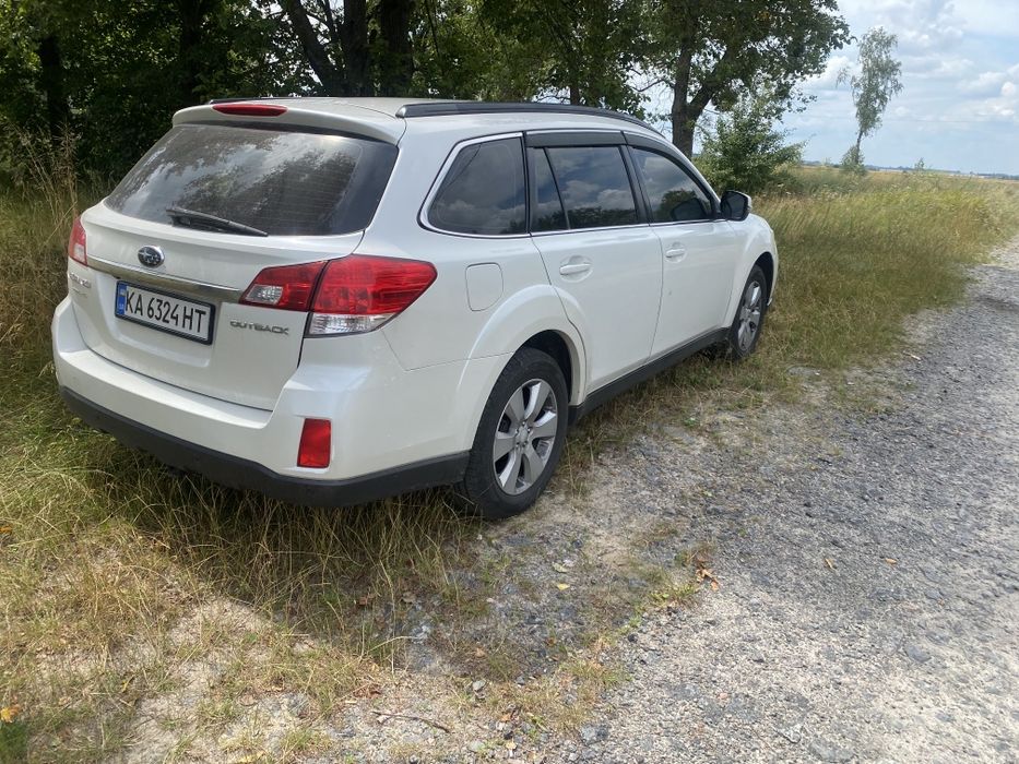 Продам субару аутбек 2012 р.в. 2.5 г/б