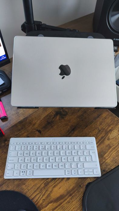 MacBook PRO M4 Pro , 14 Core, 48 GB RAM, 2 TB NVME, jak nowy, 14"