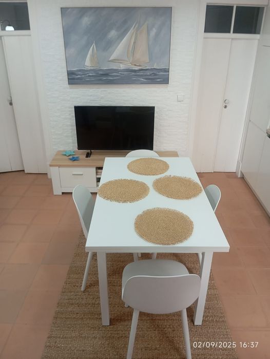 T1  Sesimbra  perto praia