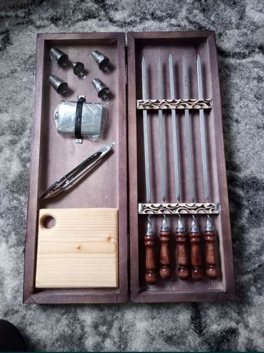 Кейс з шампурами