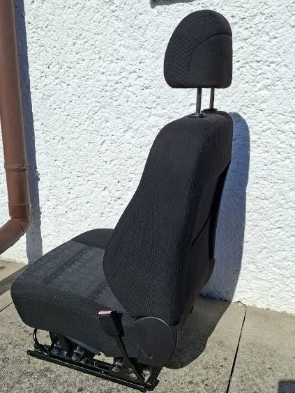 Sprzedam fotel prawy pasazera peugeot 307
