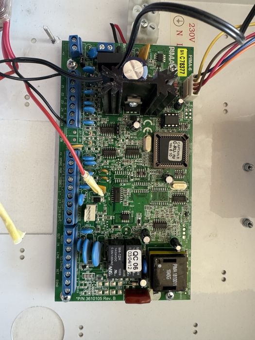 Продам прилад охоронний Pima