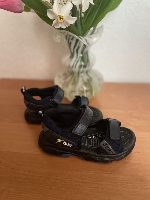 Шкіряні босоніжки