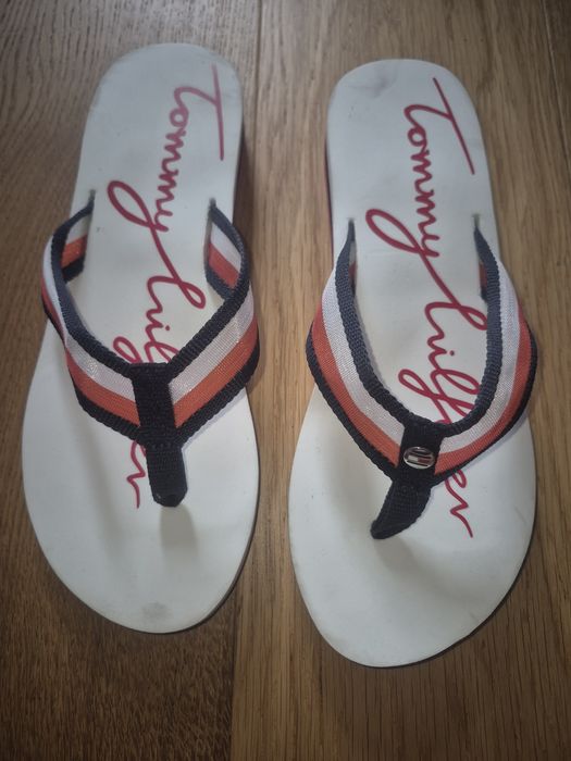 Klapki japonki  Tommy Hilfiger rozm. 39
