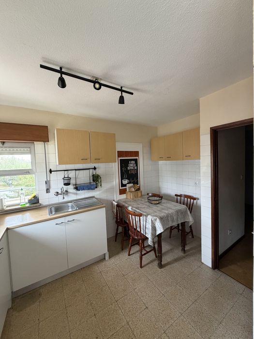 Alugo quarto para estudante em Tomar