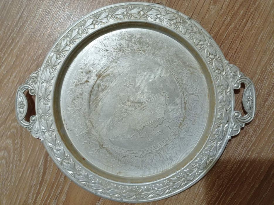 Поднос. Разнос. Таця. Таріль.