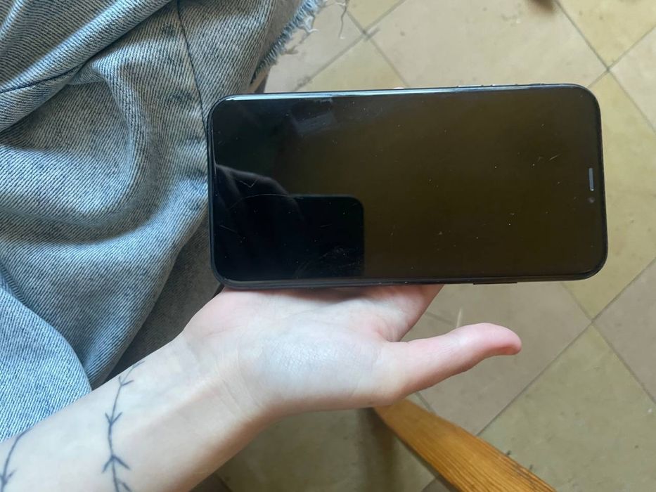 Обменя айфон xr 64gb