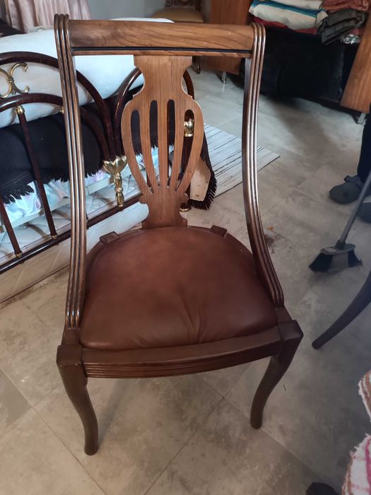 Ofereço mesa de jantar na compra de 4cadeiras