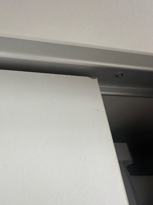 Trzy pary drzwi przesuwnych do szafy