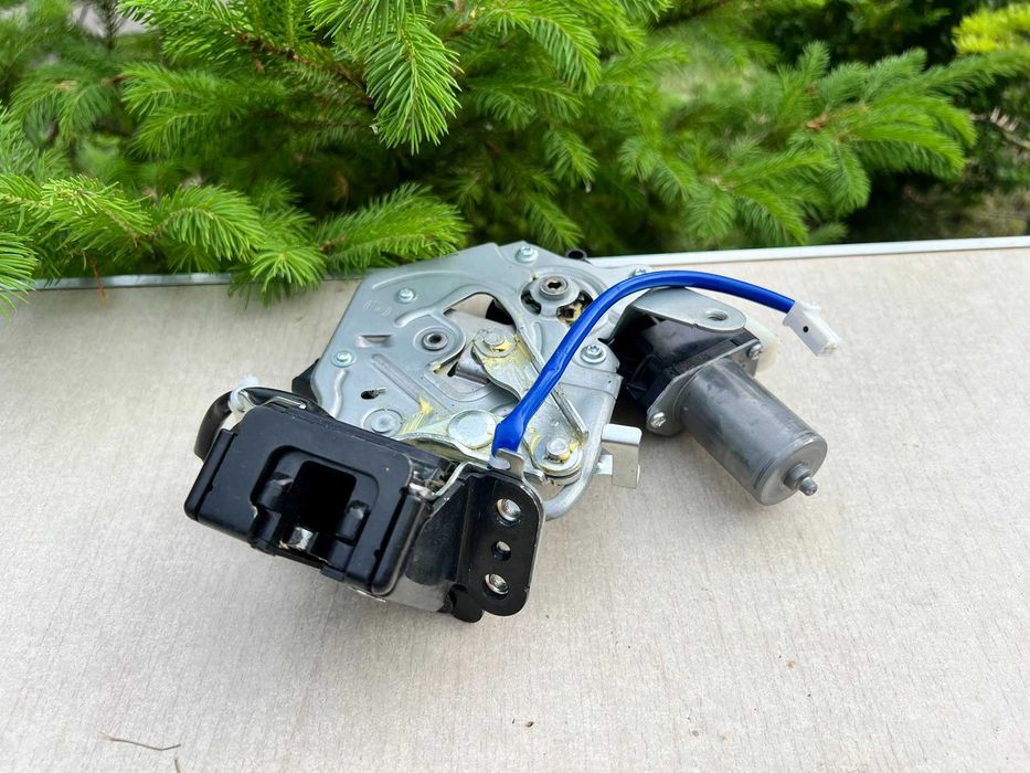 Замок кришки багажника Mazda CX-5, CX-9, оригінал TK4962310C: 70