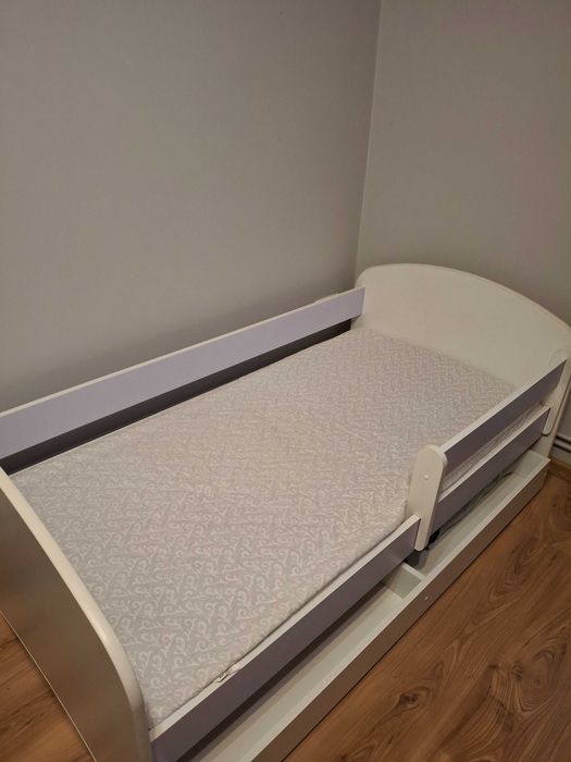 Łóżko dziecięce z szufladą + materac