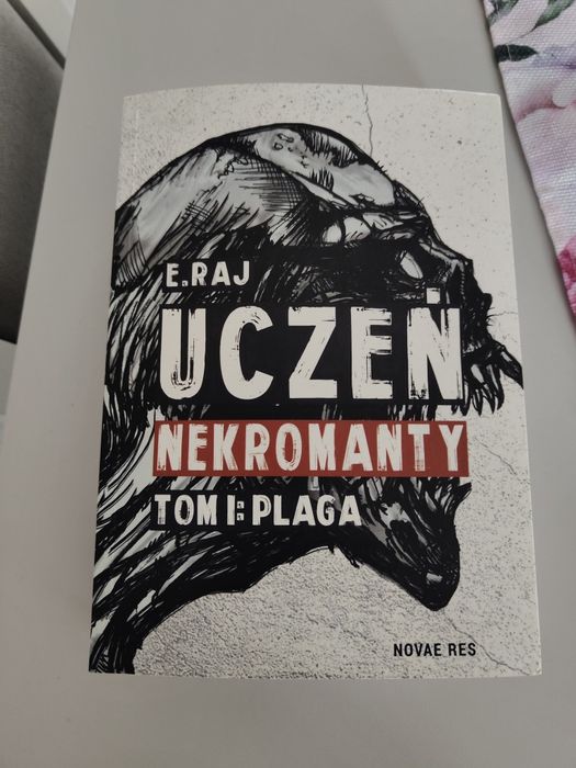 Uczeń nekromanty tom 1