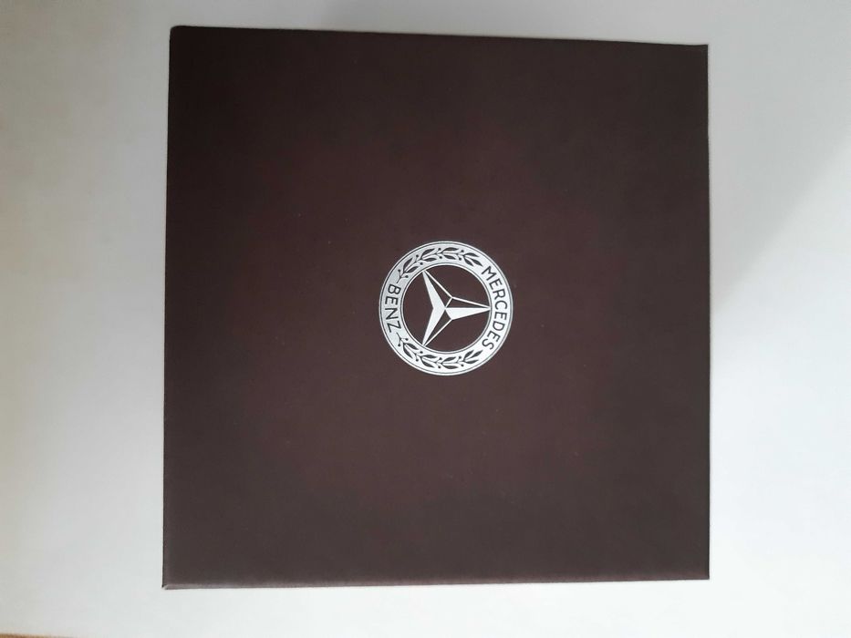 Relógio Mercedes-Benz Oficial