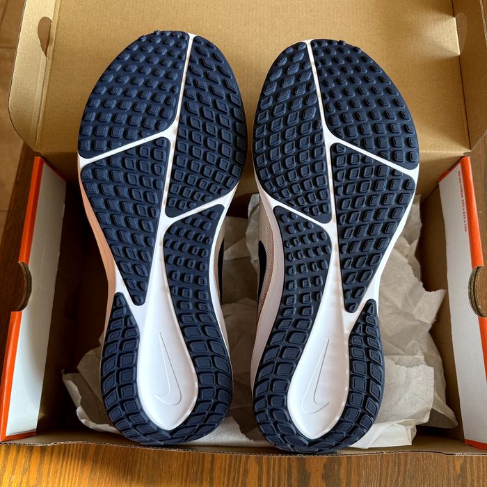 Нові кросівки Nike Air Zoom Vomero 17 (Розмір 47/47.5/49.5)