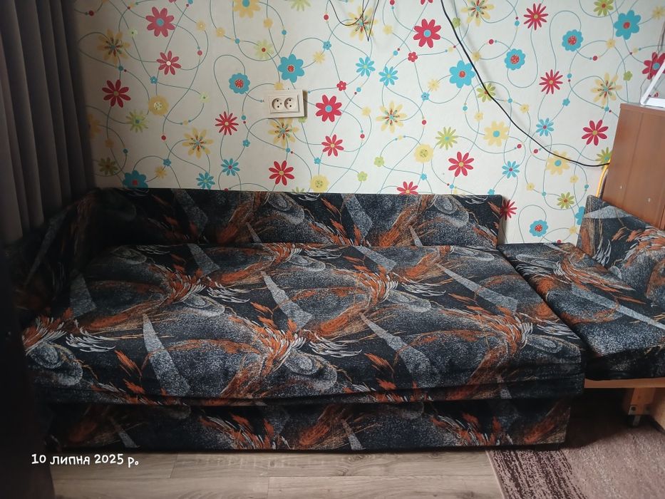 Дитячий диван з нішою в середині