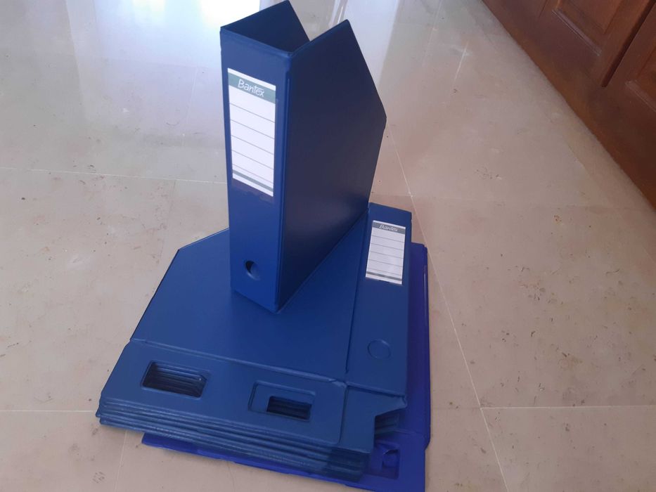 Conjunto 10 pastas plastico para arquivo A4, como novas