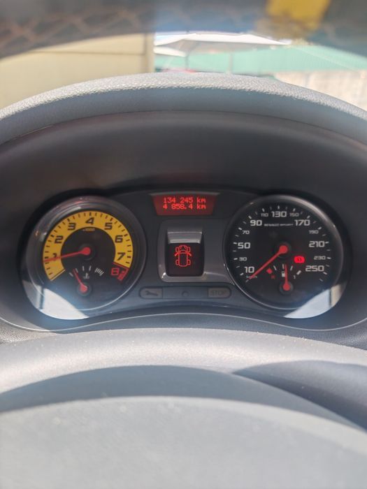 Renault Clio — fotografia 6