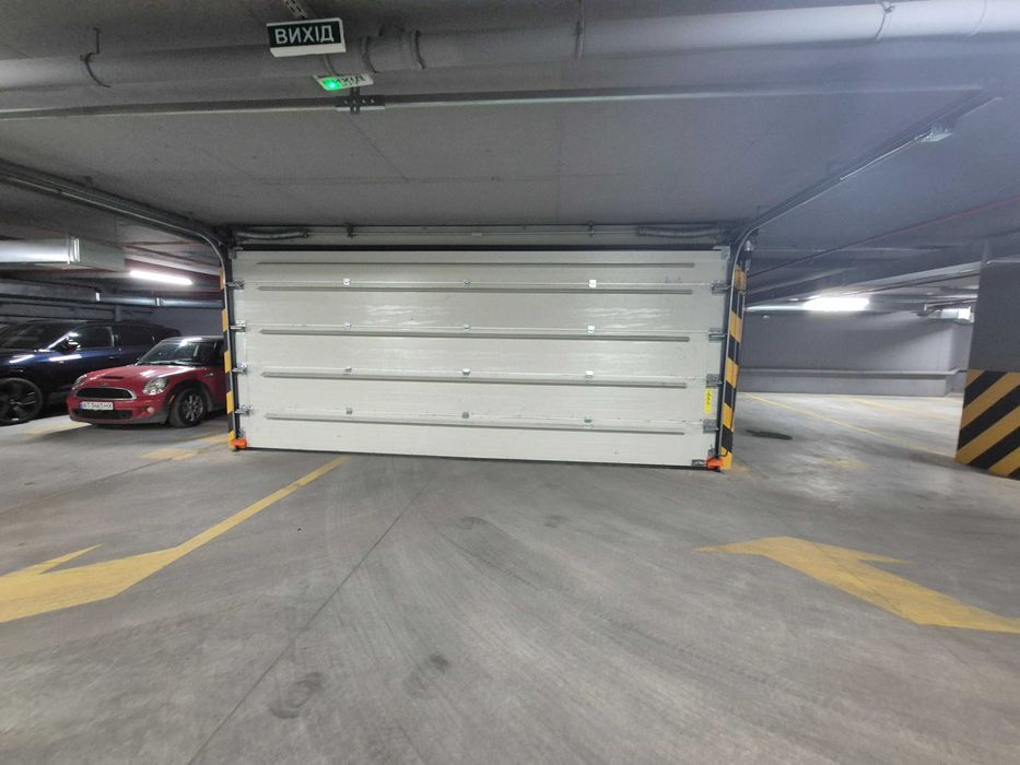 Паркомісце для вашого авто в ЦЕНТРІ . ЖК Авторський.