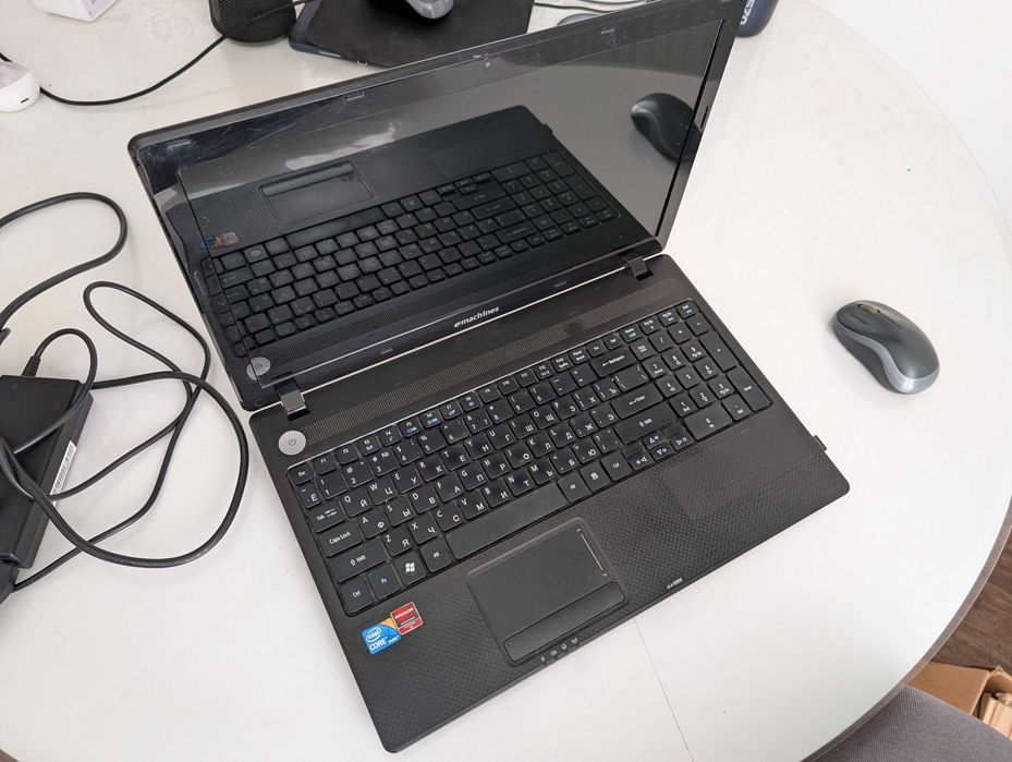 Acer eMachines E732G (i3 2,53 ГГц, 8 RAM, 60 SSD + 500 HDD)