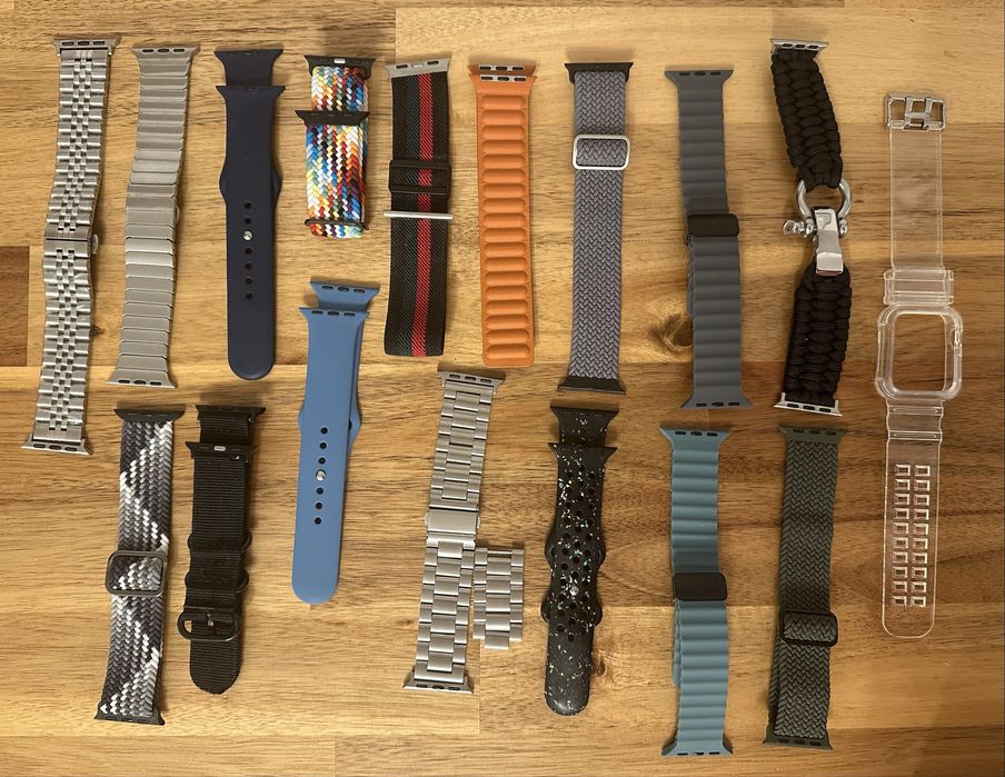Set of 17 Apple watch straps - 38/41 mm