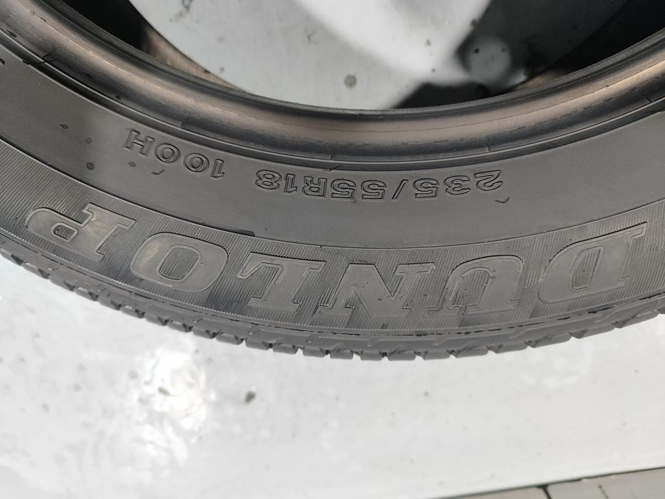 2 pneus semi novos 235-55R18 Dunlop - Oferta da Entrega