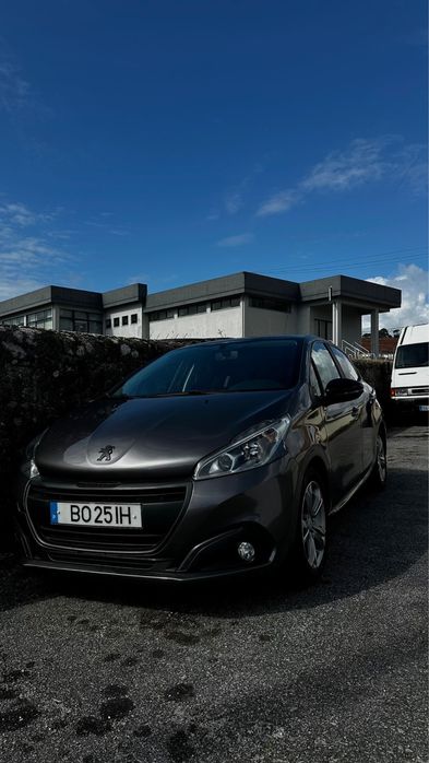 Peugeot 208 pintura nova