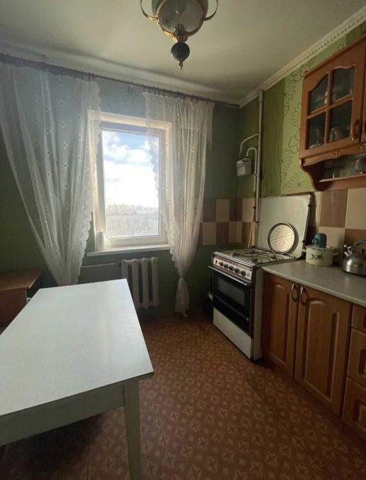 Продаю 2к "чешку" стадион"Эвис"