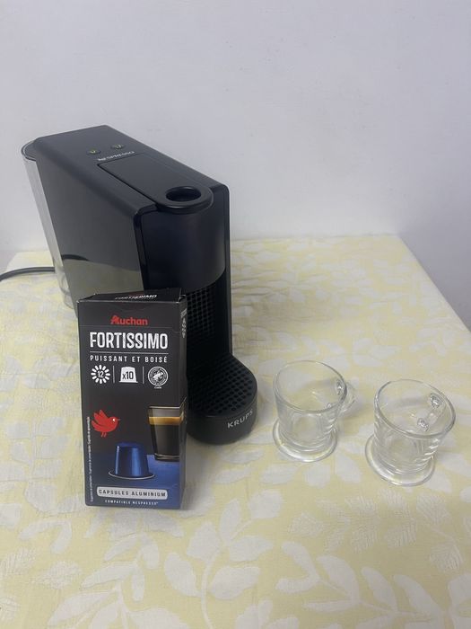 Maquina cafe nespresao essenza mini preta+oferta