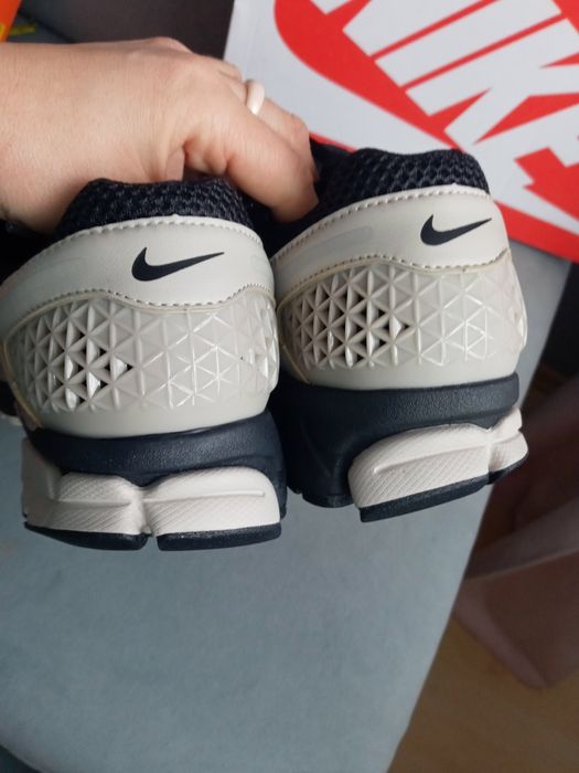 Buty Nike Zoom Vomero 5 rozmiar 43.