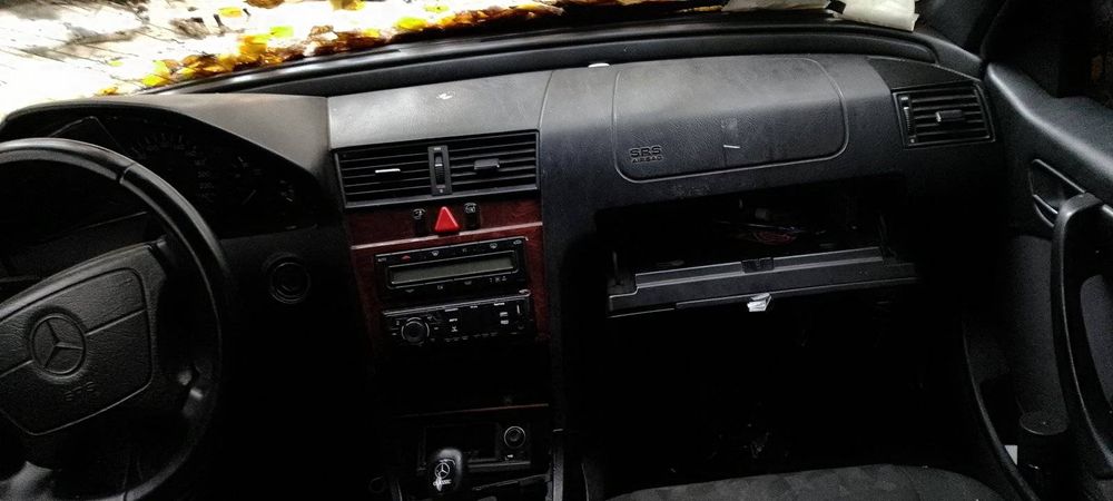 Продам мерседес на розборку 1.8 АКПП