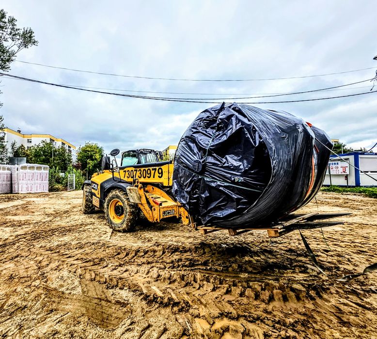 Rozładunki i załadunki - ładowarką teleskopową JCB 535-140