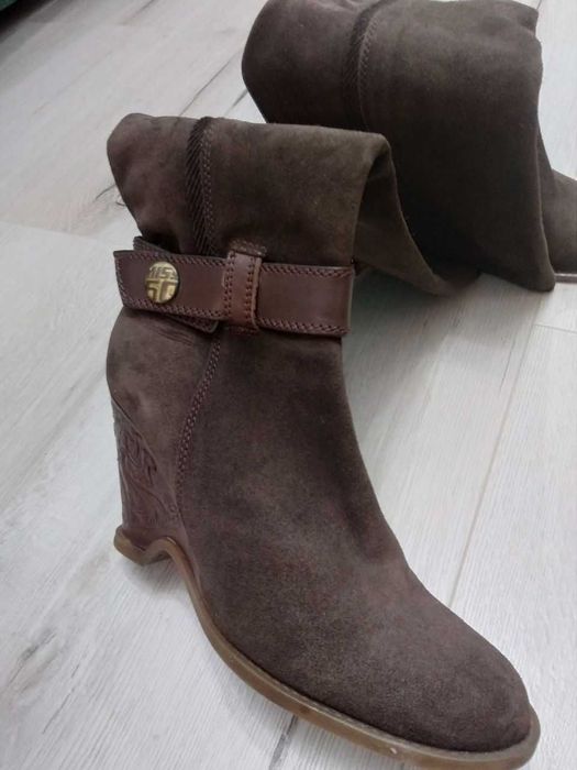 Жіночі чоботи 40 розмір. Натуральна замша. Румунія