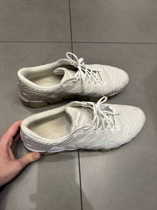 Кросівки Asics.