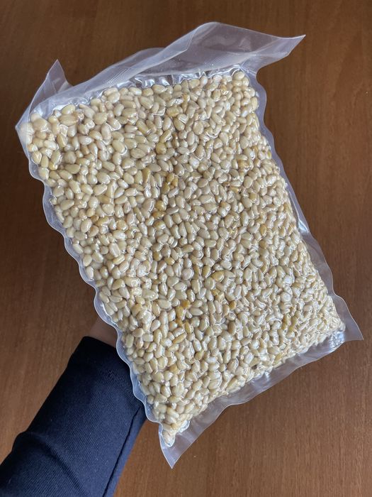 Кедрові горіхи. 500г у вакуумі. Чищені, сирі. Преміум якості