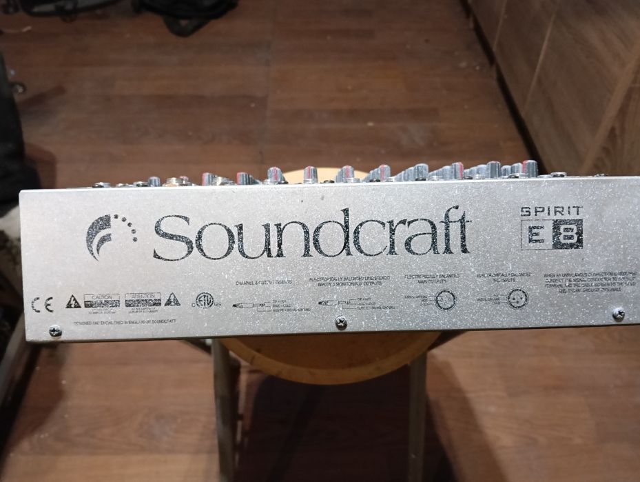 Soundcraft spirit e8