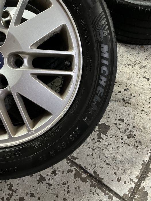 Jantes 16 Ford 7J ET 50 5X108 com pneus Michelin
