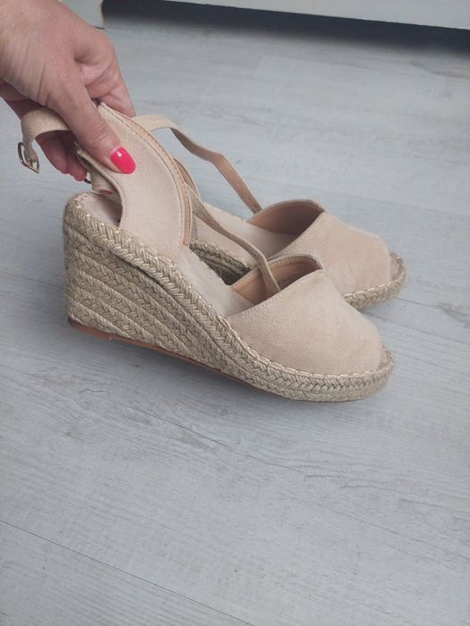 Sandałki espadryle na koturnie