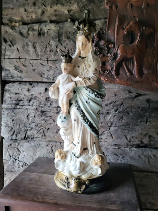 Stara figurka Maryja Zwycięska Matka Boża