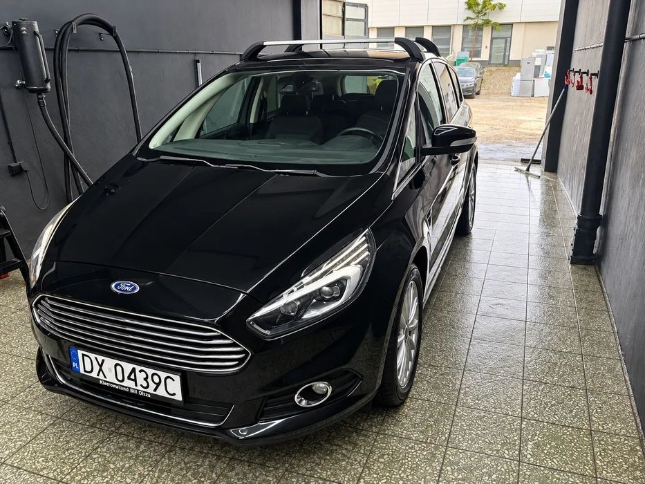 Ford S-Max Ford S-Max 2.0 TDCi 180 KM AWD Titanium 7-os.