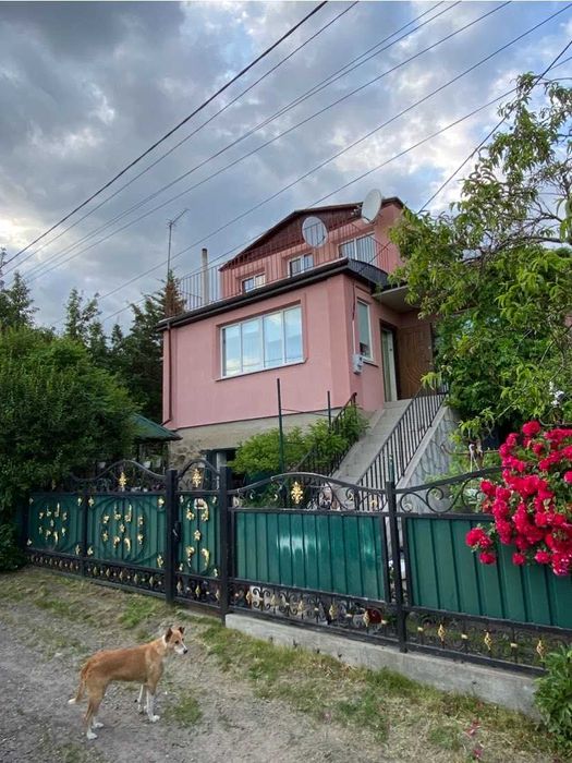 Двоповерховий будинок з усіма зручностями ( район Гора)