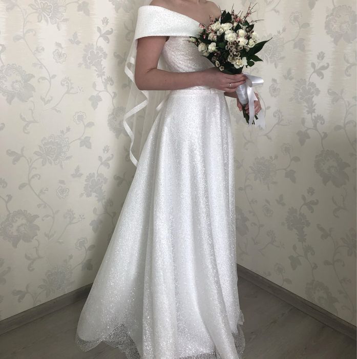 Весільна сукня. Білого кольору.