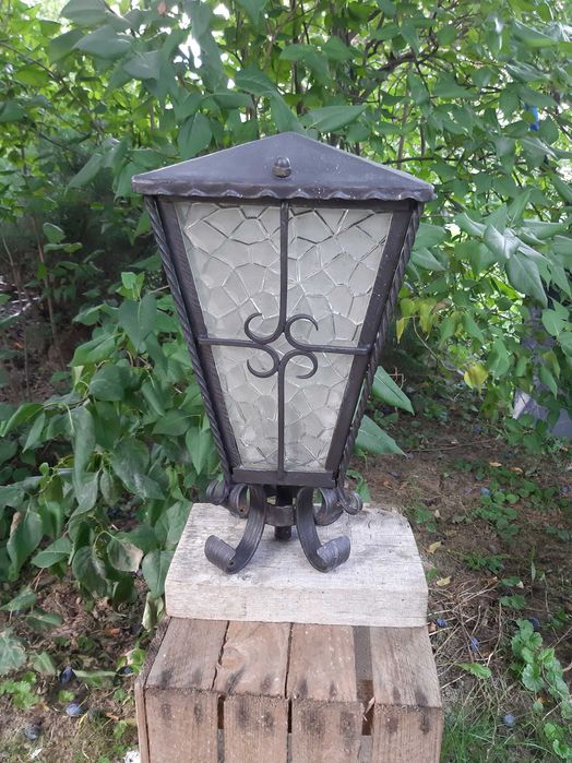 Stara retro lampa zewnętrzna duża, latarnia