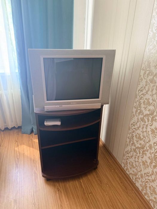 Телевізор + тумба під нього