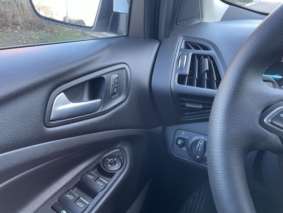 Продам Ford Kuga 2017 года дизель без подкрасов с родным пробегом