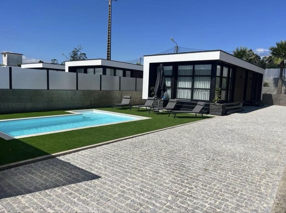 Alugo casas com piscina