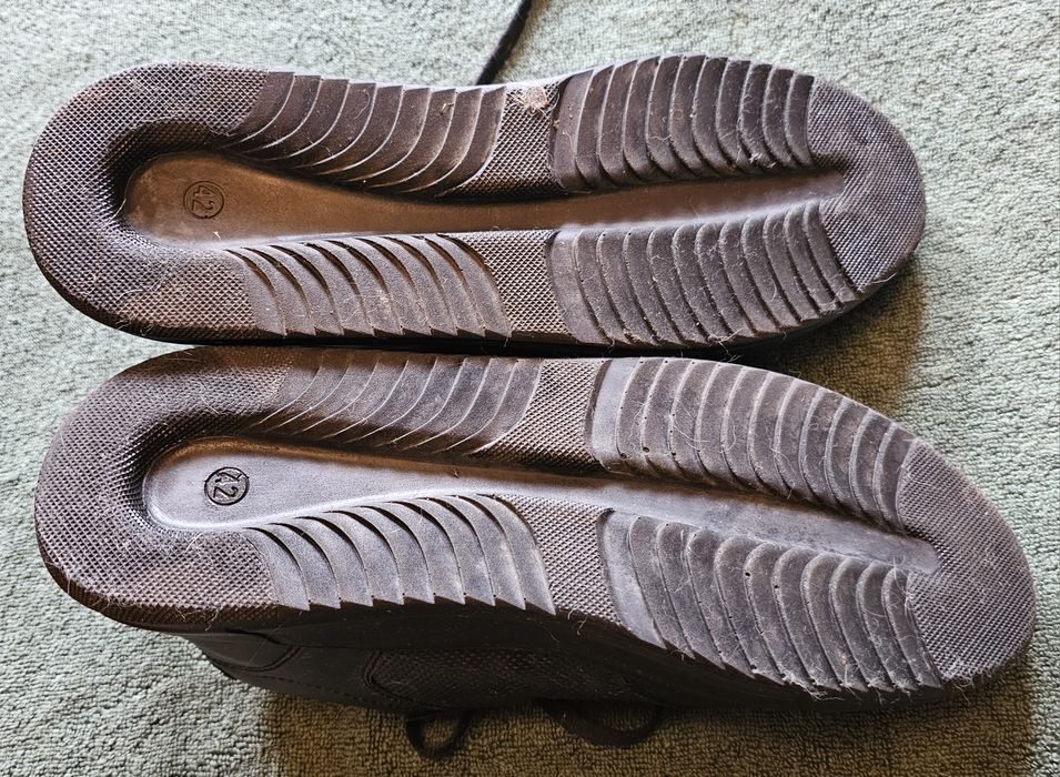 Buty czarno złote rozmiar 42