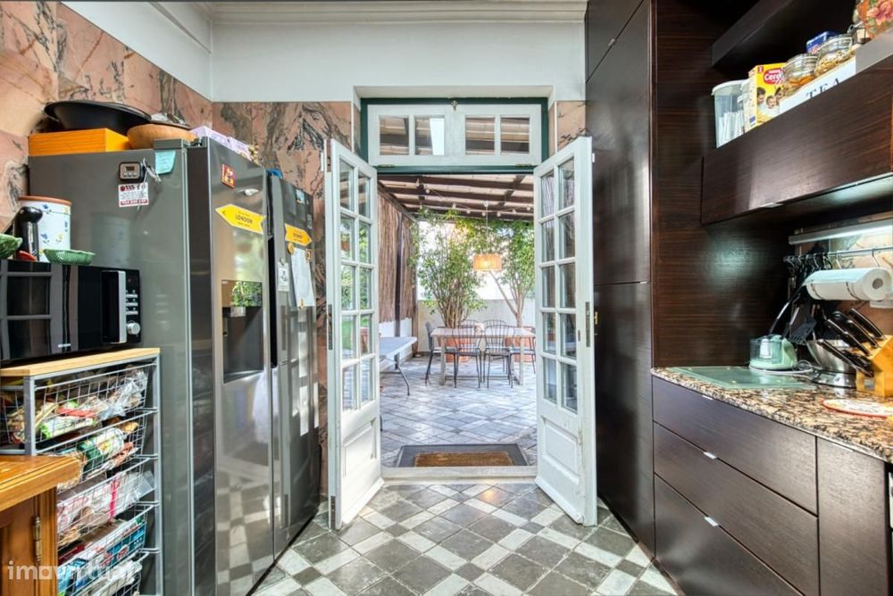 Quarto - localizado em Carcavelos Lisbon